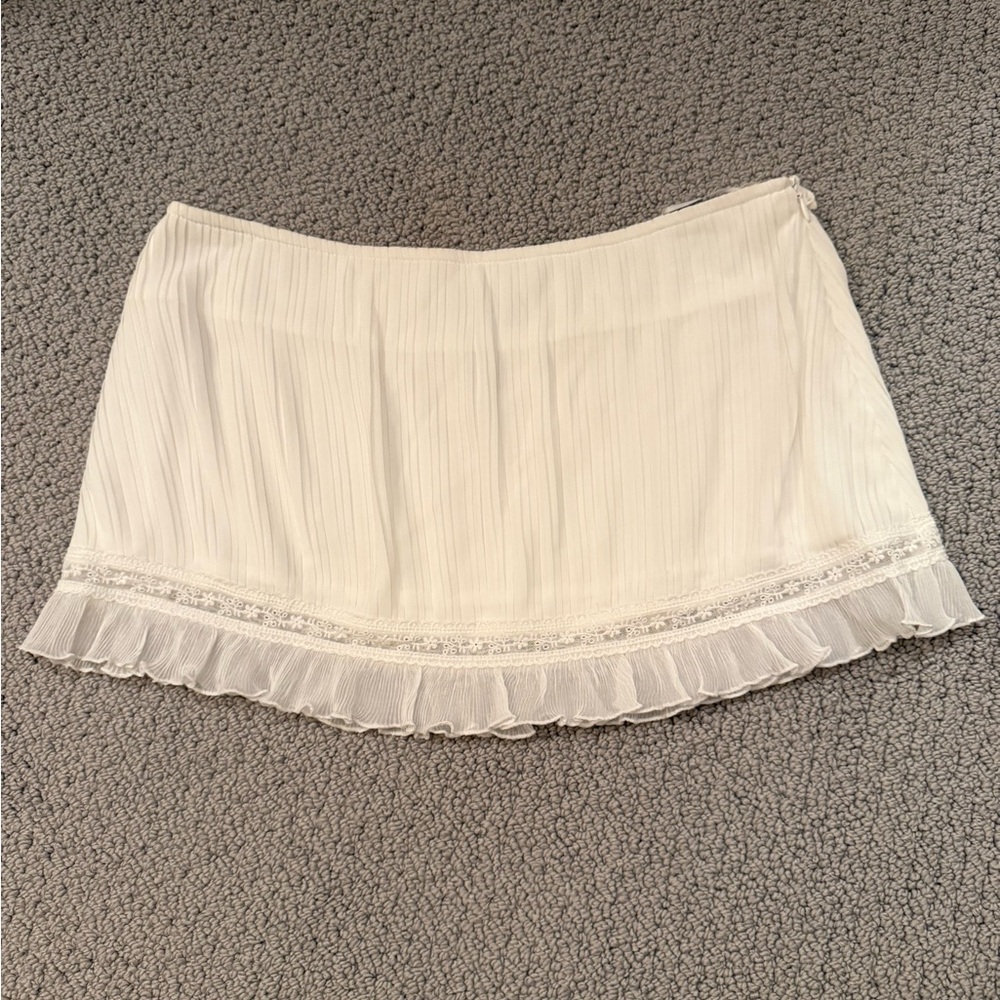 White Pleated Ruffle Hem Mini Skirt